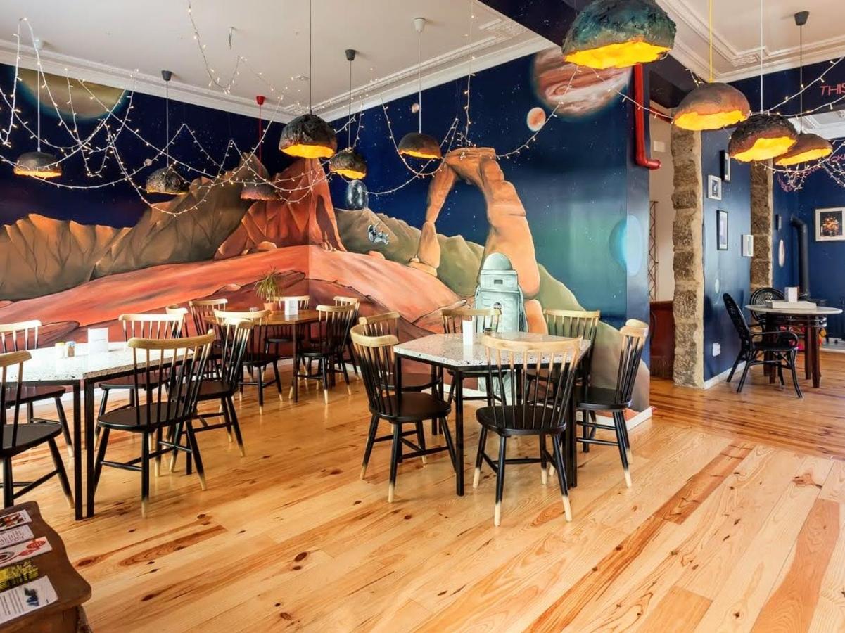 Supernova Hostel Порто Екстериор снимка