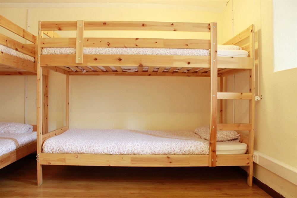 Supernova Hostel Порто Екстериор снимка