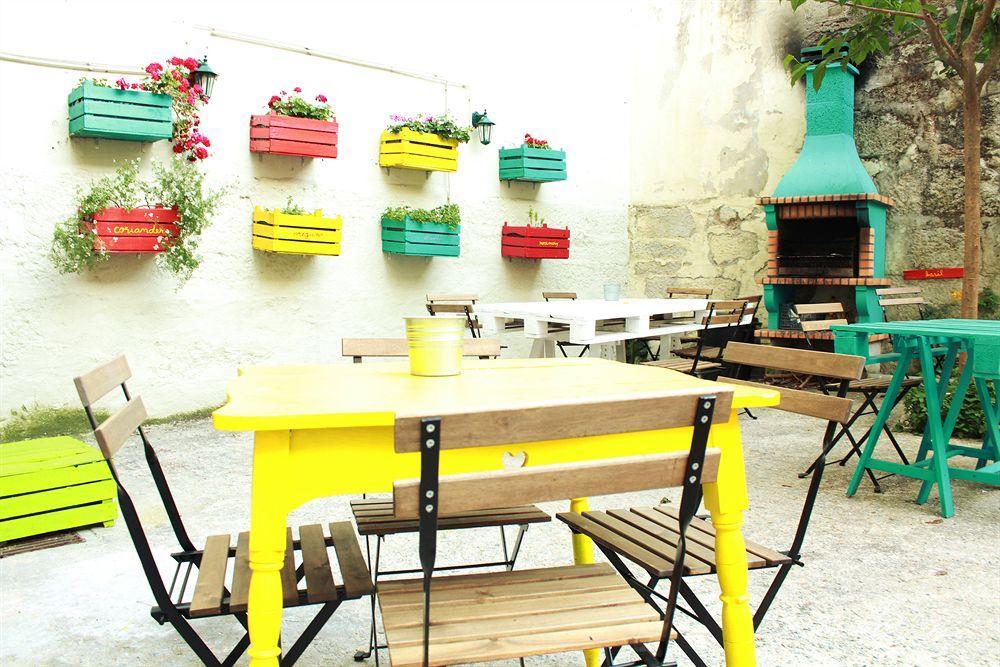 Supernova Hostel Порто Екстериор снимка