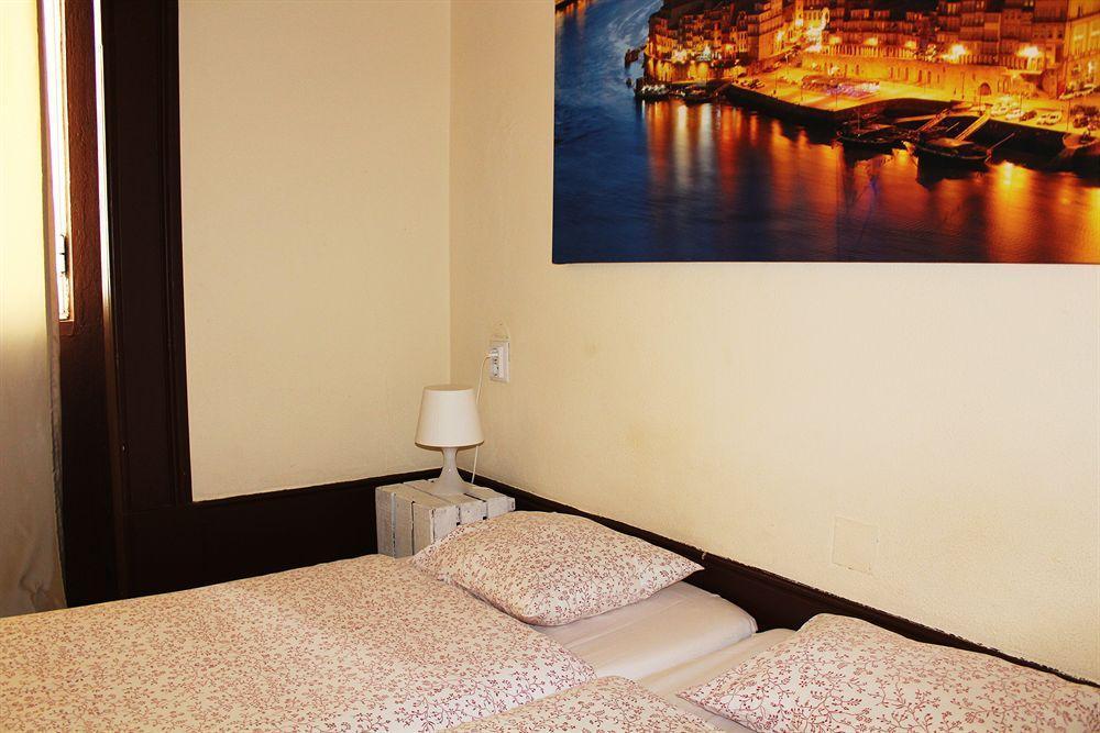 Supernova Hostel Порто Екстериор снимка