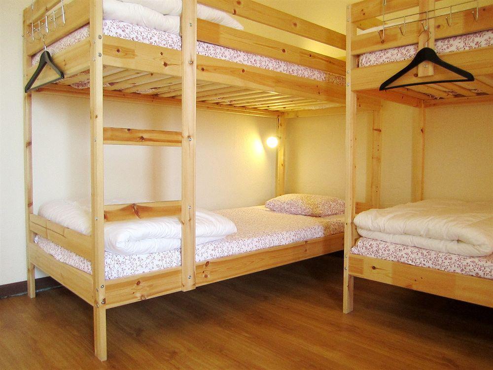 Supernova Hostel Порто Екстериор снимка