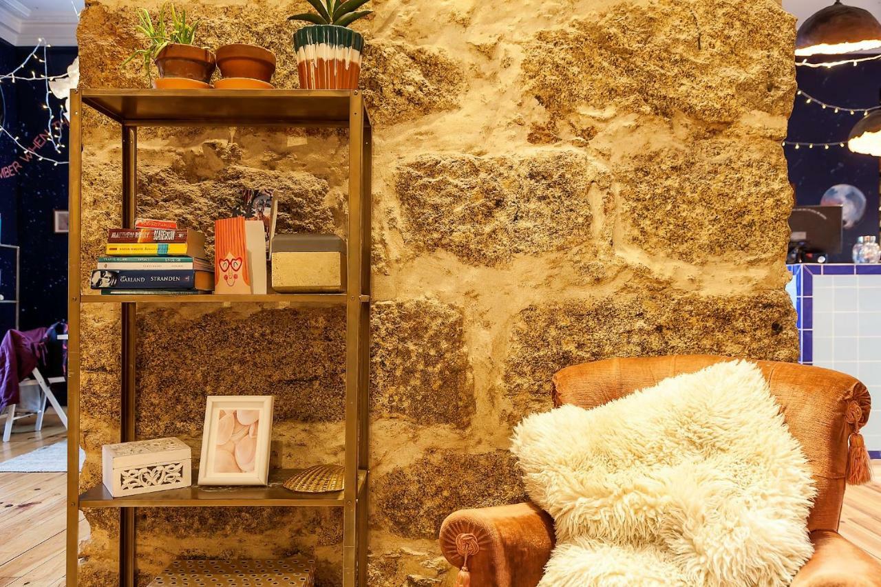 Supernova Hostel Порто Екстериор снимка