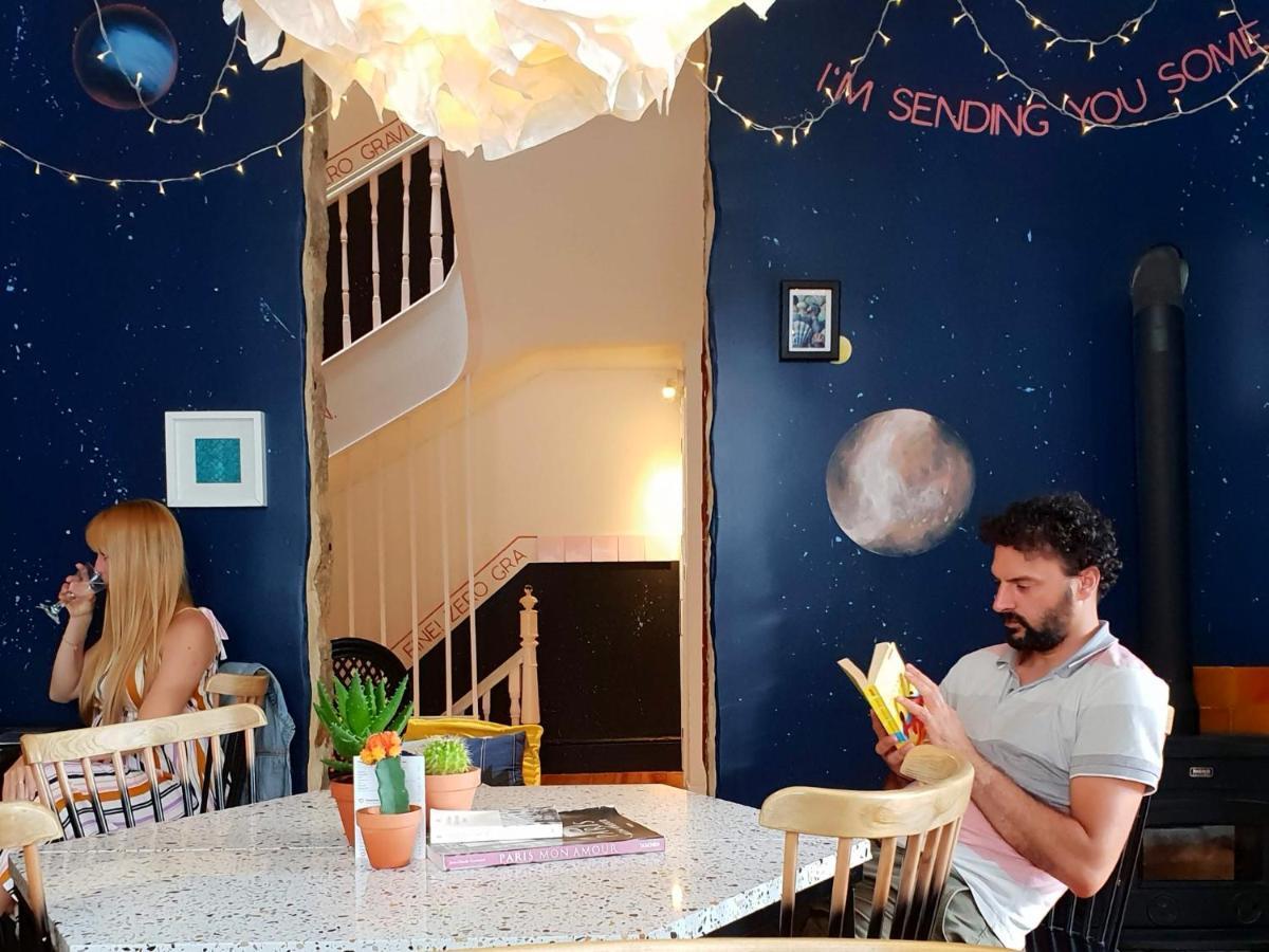 Supernova Hostel Порто Екстериор снимка